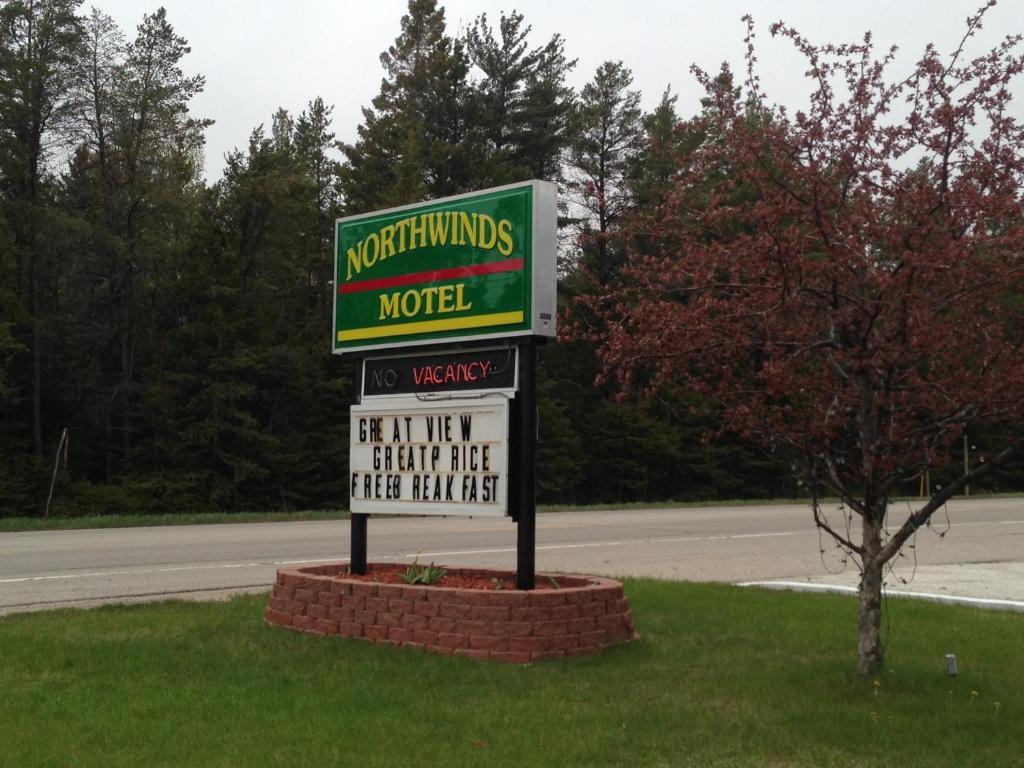 North Winds Motel Mackinaw City Buitenkant foto
