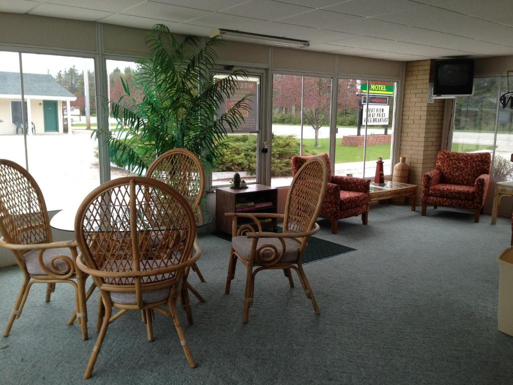 North Winds Motel Mackinaw City Buitenkant foto